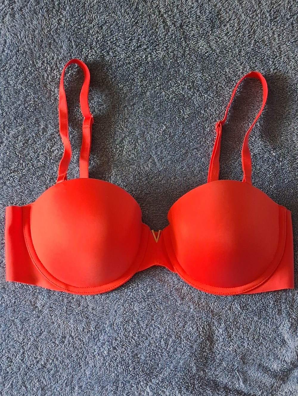 Victoria's Secret Orange,Multy Way/Multiposicion. Body by Victoria Bra.  "
